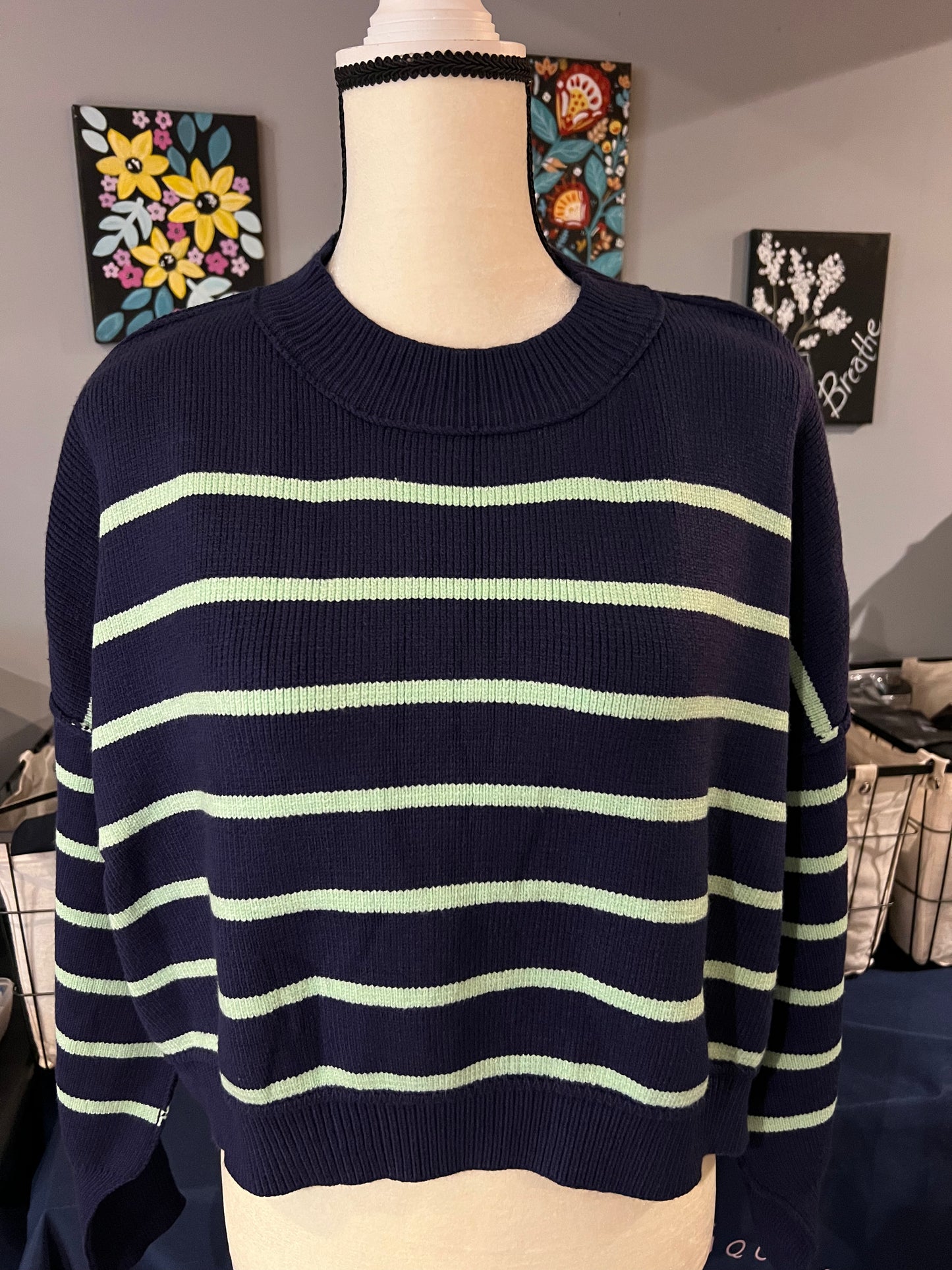 Round neck Knitted Pullover Sweater