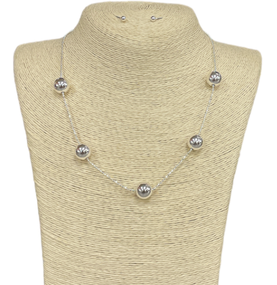 Silver Beaded Short Necklace