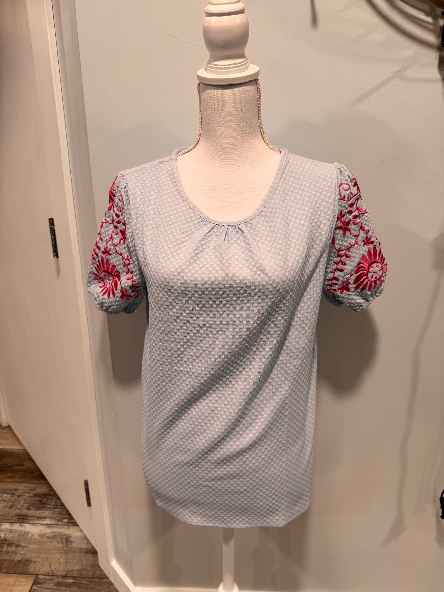 Embroidered Bubble Sleeve Top